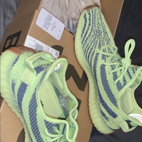 Yeezy Boost 350 V2 - Picture 6 of 8